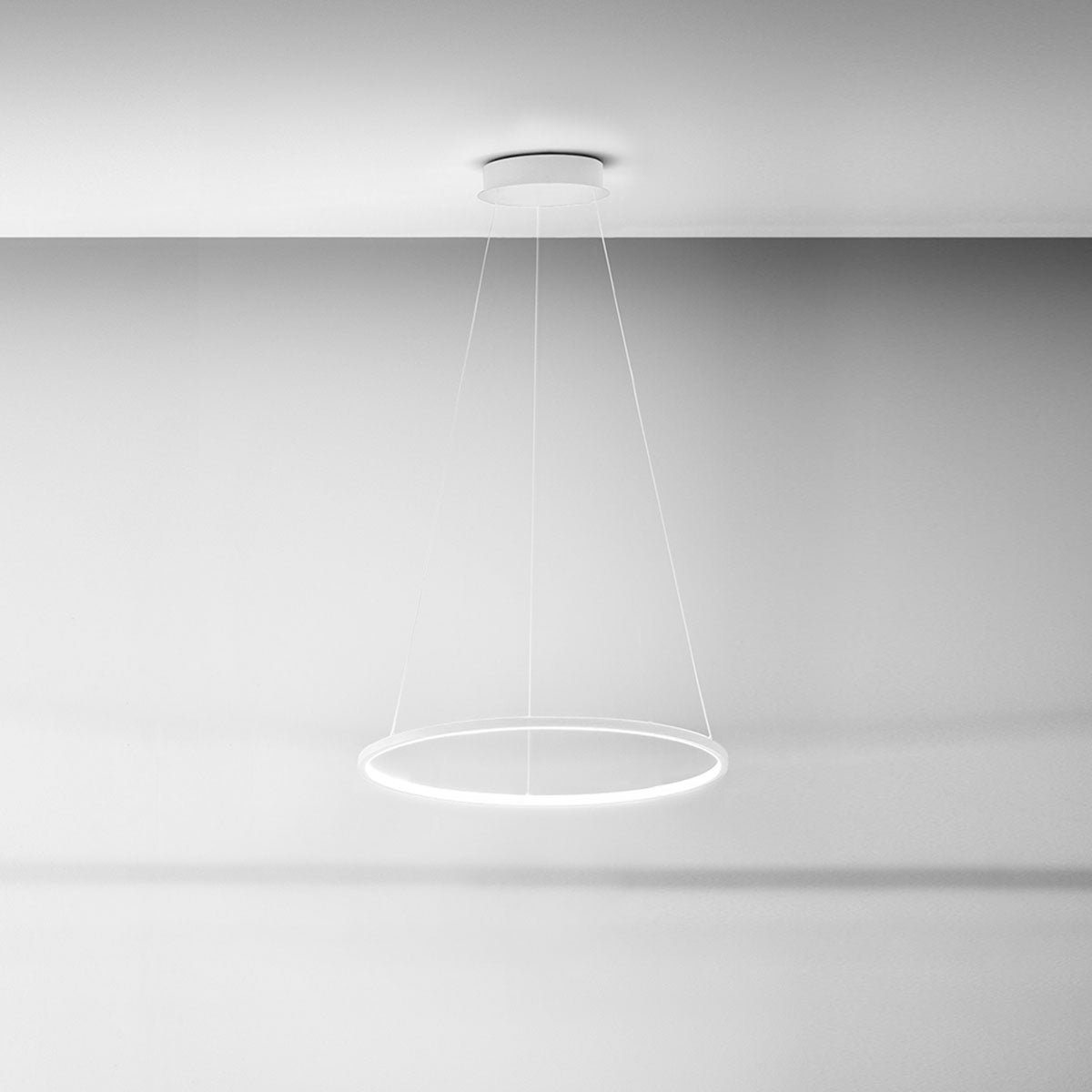 GEALUCE Montatura in alluminio satinato bianco. Diffusore in silicone bianco opale. LED ERIKA D.60CM GEALUCE Montatura in alluminio satinato bianco. Diffusore in silicone bianco opale. LED ERIKA D.60CM